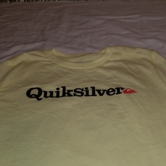 New! Quiksilver tee - Picture 2 of 3